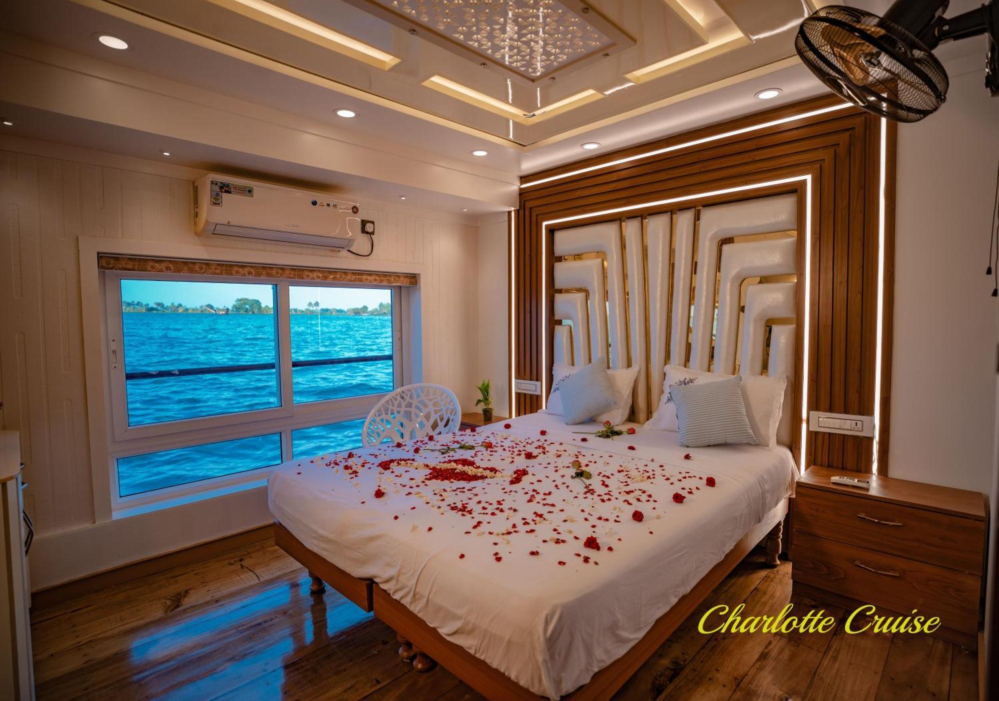 Charlotte Cruise House Boat Hotel Alappuzha ภายนอก รูปภาพ